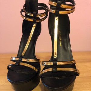 wild diva black t-strap platform size 6.5 sandals